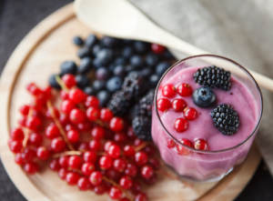 A berry smoothie is a great fitness step to take before your wedding